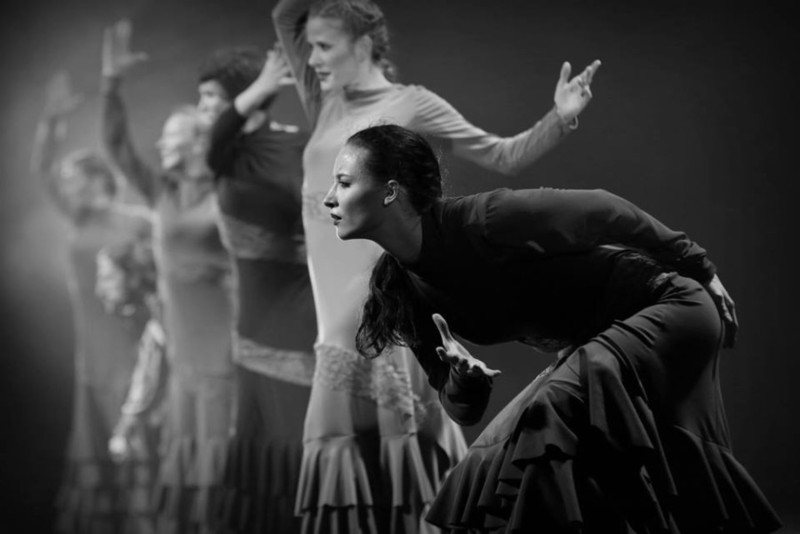 (NI)SEM: CoraViento & Maria Keck - glasbeno-plesna predstava