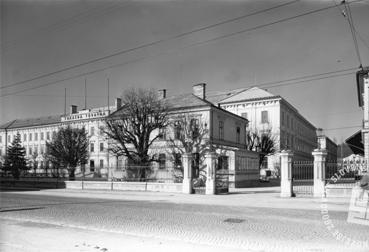 Znanci z velike ceste: Tobačna tovarna