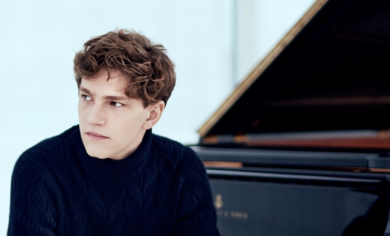 Jan Lisiecki, klavir